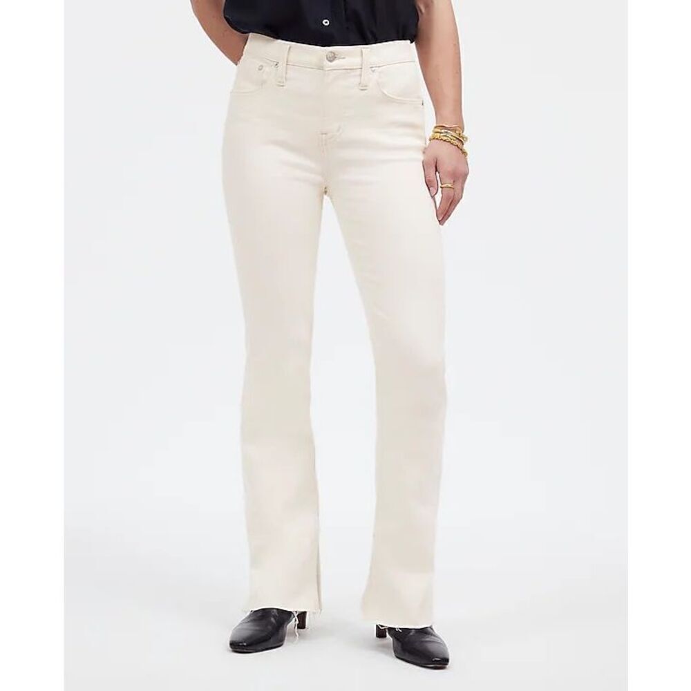 $138 Madewell Petite Kick out jeans size 29 m11
